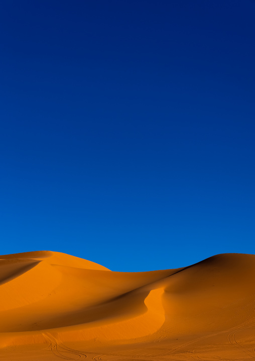 Sand dunes in the Sahara desert, Tassili N'Ajjer National Park, Tadrart Rouge, Algeria