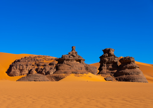 Rock formation in the desert, Tassili N'Ajjer National Park, Tadrart Rouge, Algeria