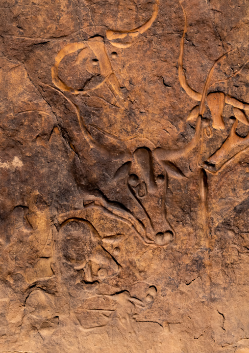 La vache qui pleure rock carving, North Africa, Erg Admer, Algeria