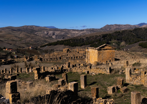 Forum laid out by Septimius Severus in the Roman ruins, North Africa, Djemila, Algeria