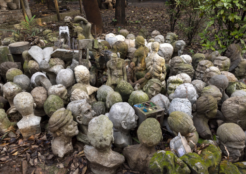 Statues in faculty of Fine Arts, Dhaka Division, Dhaka, Bangladesh