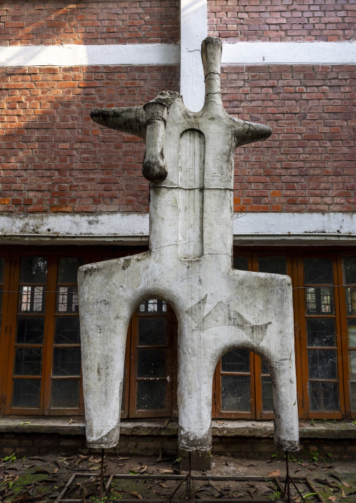 Statue in Faculty of Fine Arts, Dhaka Division, Dhaka, Bangladesh