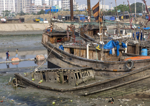 Trawlers in the fish market, Chittagong Division, Chittagong, Bangladesh