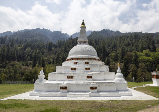 Chendebji Chorten Nepalese style stupa, Trongsa District, Trongsa, Bhutan