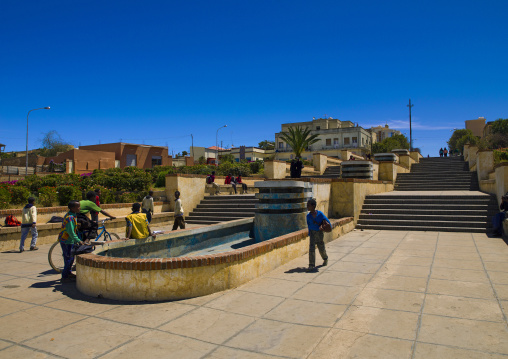 Eritrean children in Mai khan khan fountain, Central Region, Asmara, Eritrea