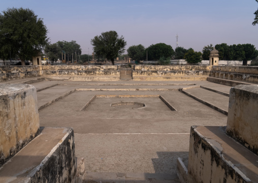 Dry water reservoir, Rajasthan, Ramgarh Shekhawati, India