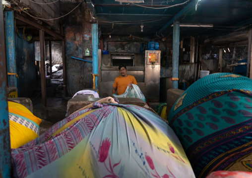 Laundry Worker in Dhobi Ghat, Maharashtra state, Mumbai, India