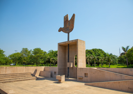 The open hand monument in the goverment district by Le Corbusier, Punjab State, Chandigarh, India