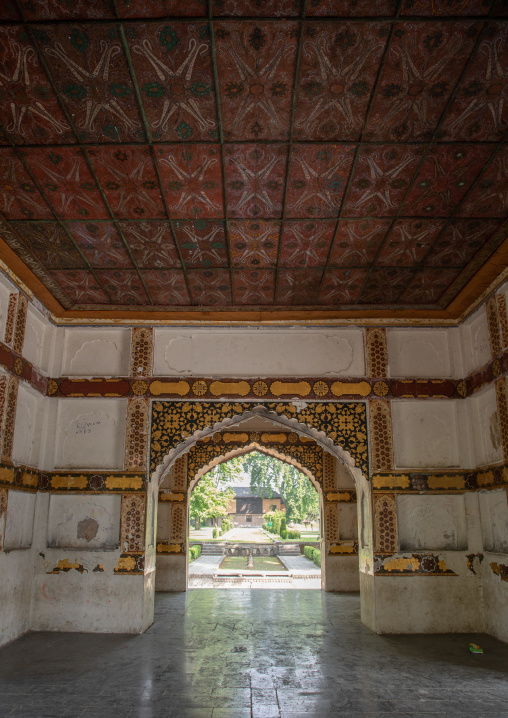 ￼Shalimar Bagh Mughal garden marble pavilion, Jammu and Kashmir, Srinagar, India