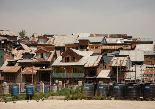 Kashmiri heritage buildings, Jammu and Kashmir, Charar- E- Shrief, India