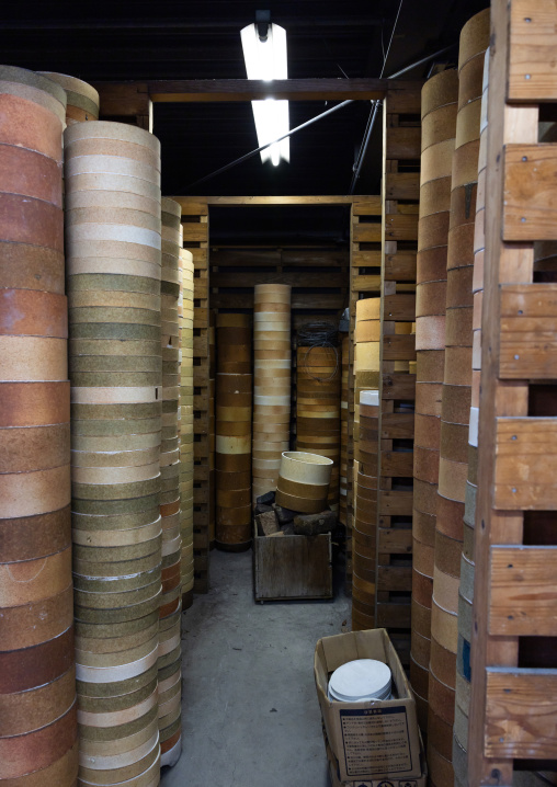 Sayas to surrend the pots in kiln at Genemongama factory, Kyushu region, Arita, Japan