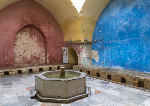 Fountain in Ezzeddine hamam, North Governorate, Tripoli, Lebanon