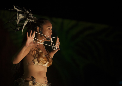 Kai kai strings competition, Easter Island, Hanga Roa, Chile