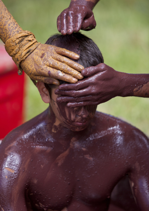 Kiea body painting during tapati festival, Easter Island, Hanga Roa, Chile