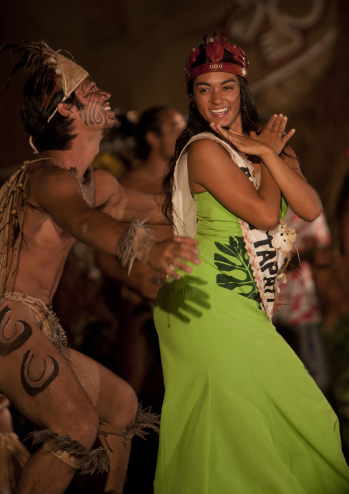 Lili pate coronation during tapati festival, Easter Island, Hanga Roa, Chile