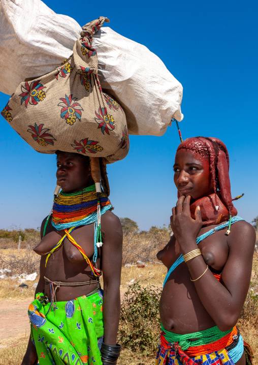 Mumuhuila tribe women, Huila Province, Chibia, Angola