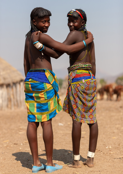 Muhacaona tribe women, Cunene Province, Oncocua, Angola