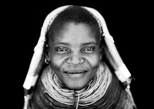 Married Mwila Woman With The Vilanda Mud Necklace, Chibia Area, Angola