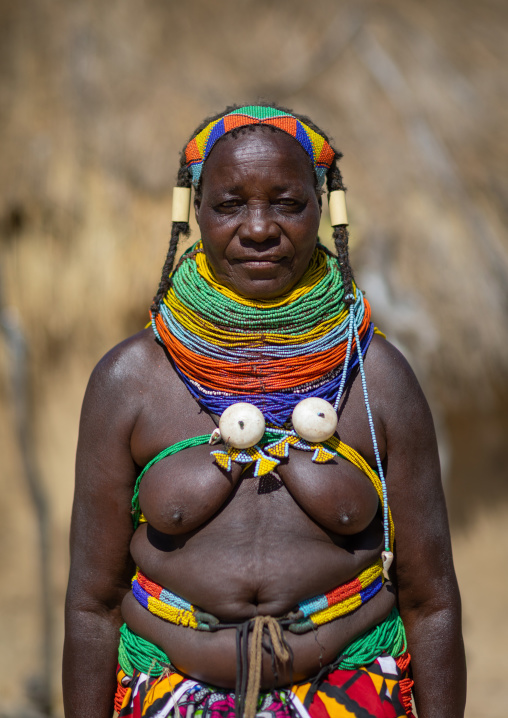 Mumuhuila tribe woman portrait, Huila Province, Chibia, Angola