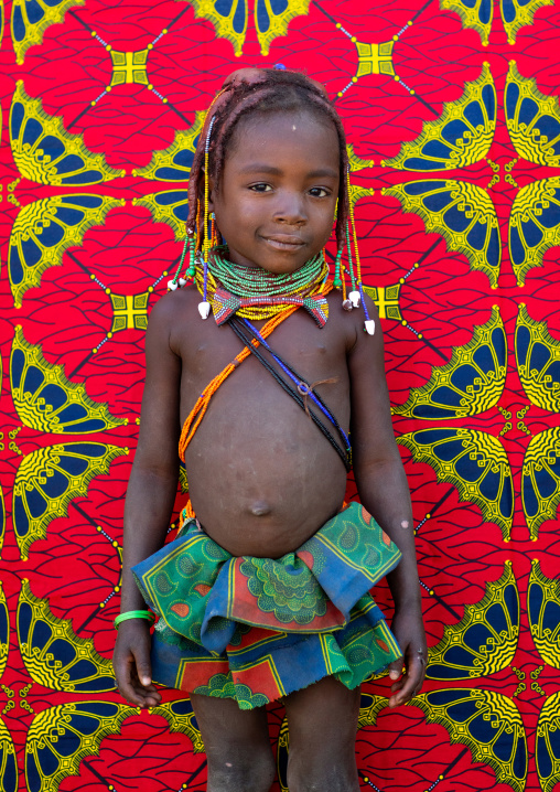 Mumuhuila tribe girl portrait, Huila Province, Chibia, Angola