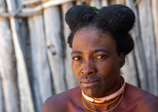 Nguendelengo tribe woman with the traditional bun hairstyle, Namibe Province, Capangombe, Angola