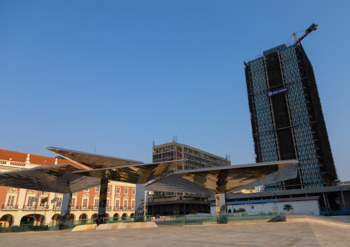 New skyscraper on the Marginal promenade called avenida 4 de fevereiro, Luanda Province, Luanda, Angola