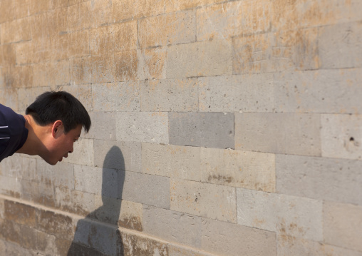 Man Shouting In Front Of The Wall To Hear The Echo, Temple Of Heaven, Beijing, China