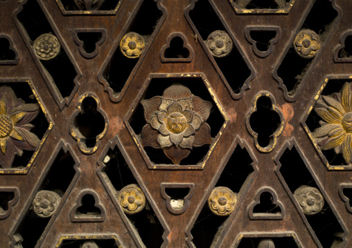 Decorative Antique Wood Carved Windows, Tuan Shan Village, Yunnan Province, China