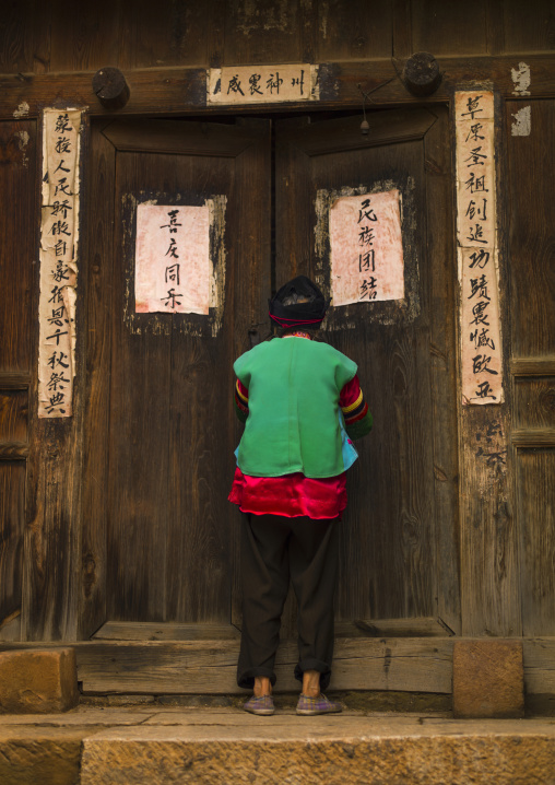 Old Mongolian Minority Woman, Tong Hai, Yunnan Province, China