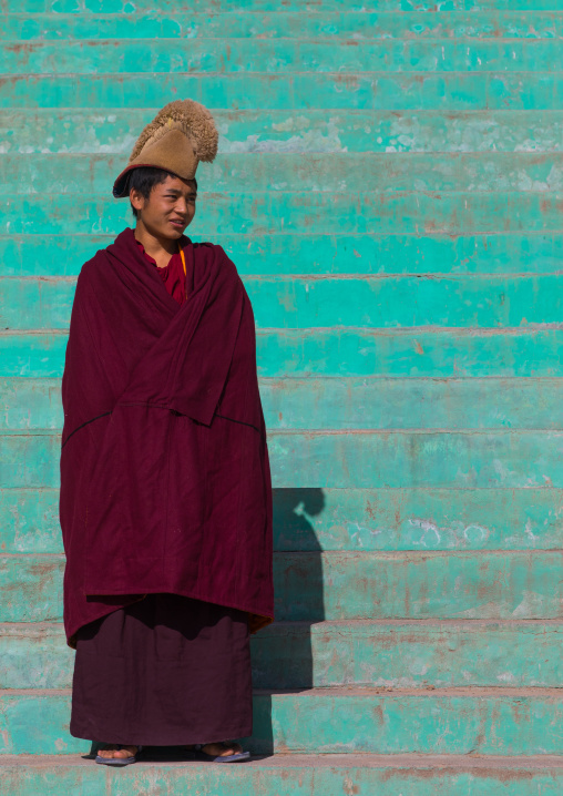 Tibetan monk from yellow hat sect in Bongya monastery, Qinghai province, Mosele, China