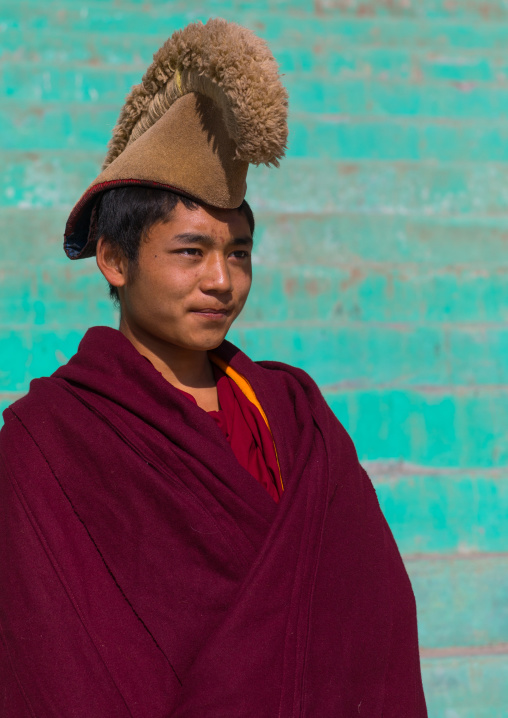 Tibetan monk from yellow hat sect in Bongya monastery, Qinghai province, Mosele, China