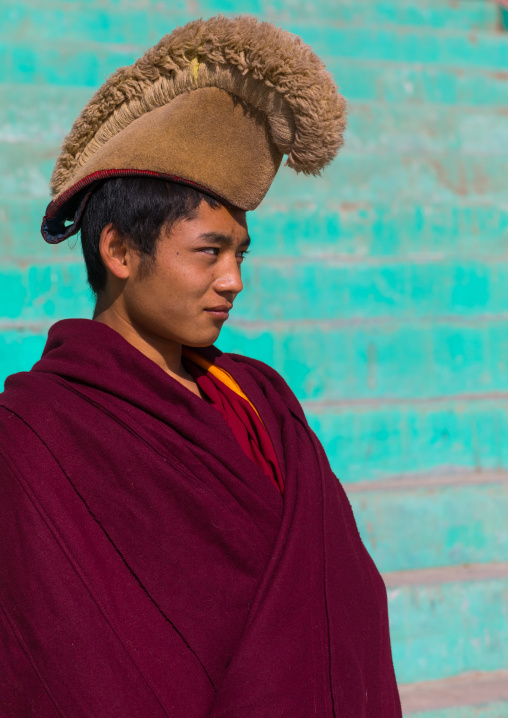 Tibetan monk from yellow hat sect in Bongya monastery, Qinghai province, Mosele, China