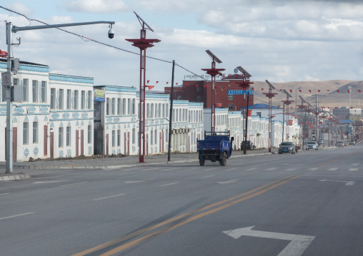 New empty apartments waiting a wave of Han chinese migrants, Qinghai province, Sogzong, China