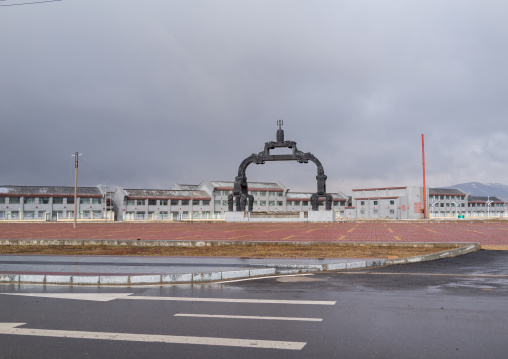 New empty buildings waiting a wave of Han chinese migrants, Qinghai province, Sogzong, China