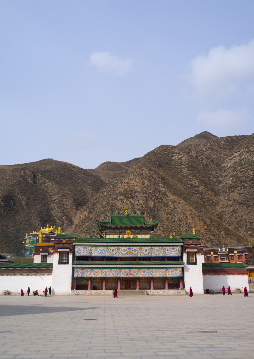 Monastery buildings built in the traditional tibetan style, Gansu province, Labrang, China