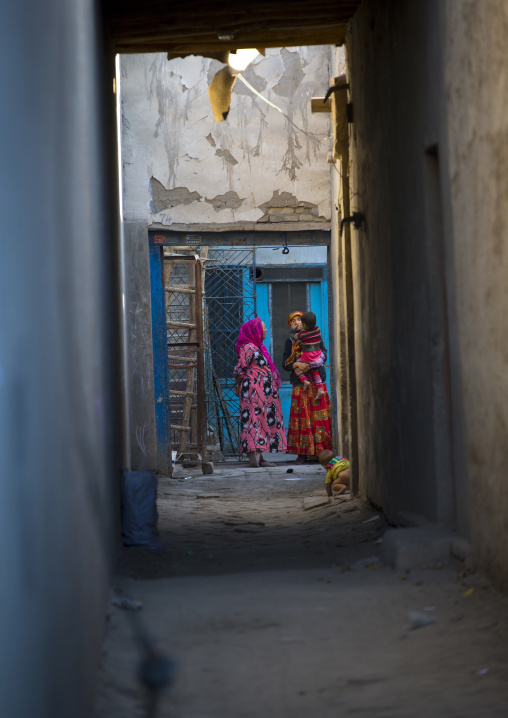 Uyghur Women And Kids, Yarkand, Xinjiang Uyghur Autonomous Region, China