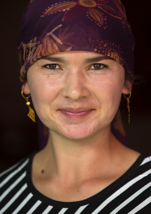 Young Uyghur Woman, Serik Buya Market, Yarkand, Xinjiang Uyghur Autonomous Region, China