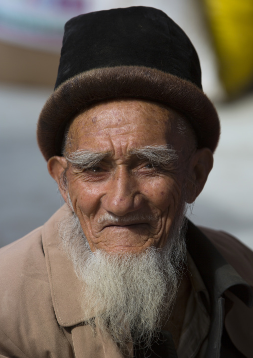 Old Uyghur Man, Serik Buya Market, Yarkand, Xinjiang Uyghur Autonomous Region, China