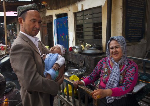 Uyghur Family, Keriya, Old Town, Xinjiang Uyghur Autonomous Region, China