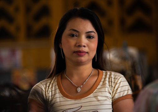 Portrait of a cambodian woman, Phnom Penh province, Phnom Penh, Cambodia