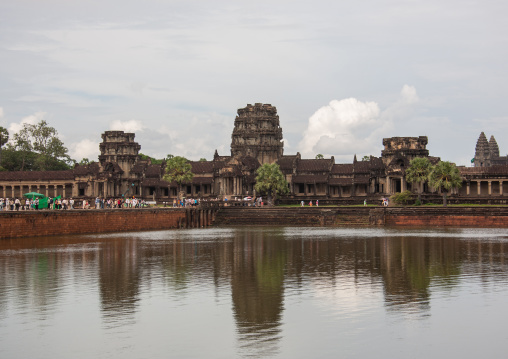 Angkor wat reflection in the pond, Siem Reap Province, Angkor, Cambodia