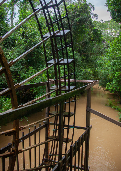 Siem reap river with water wheel to irrigate fields, Siem Reap Province, Wat Po, Cambodia