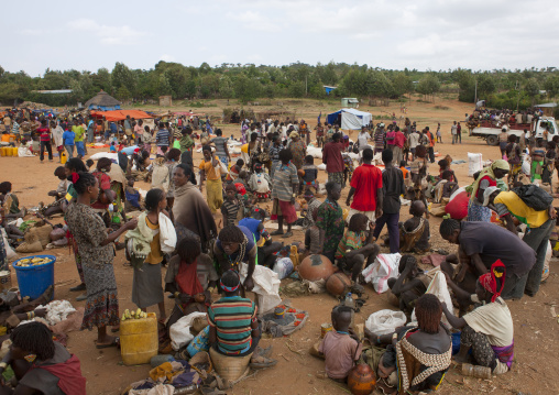 Sellers And Buyers On Key Afer Market Omo Valley Ethiopia