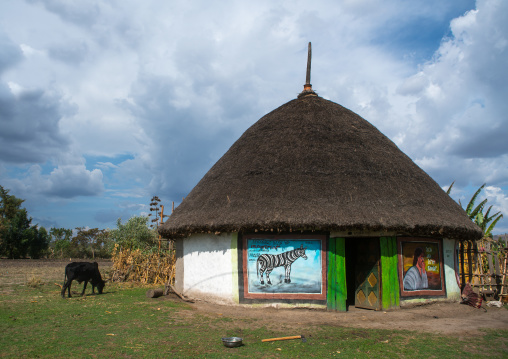 Ethiopia, Kembata, Alaba Kuito, painted house of alaba people