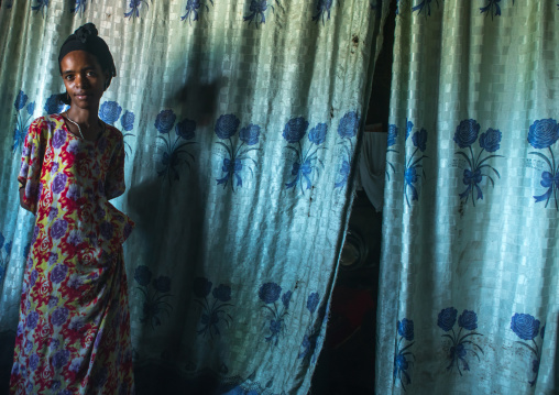 Ethiopia, Kembata, Alaba Kuito, ethiopian woman inside her traditional house