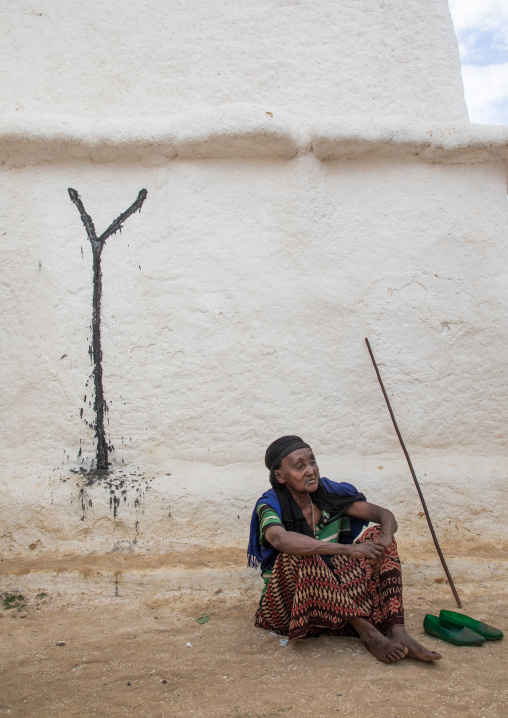 Oromo pilgrim woman in the shrine of sufi Sheikh Hussein , Oromia, Sheik Hussein, Ethiopia