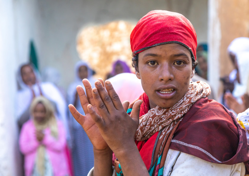 Harari woman goes into a trance during a muslim ceremony, Harari Region, Harar, Ethiopia