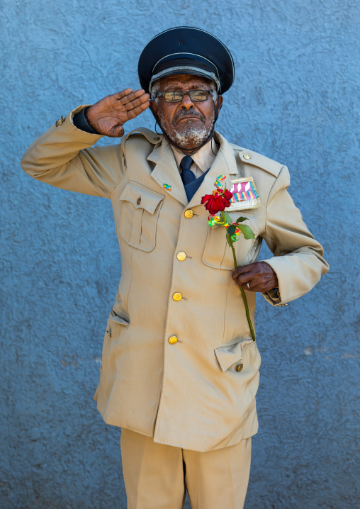 Veteran from the italo-ethiopian war in army uniform saluting, Addis Abeba region, Addis Ababa, Ethiopia