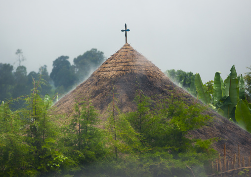 Smoking Tukul Roof, Hossana, Omo Valley, Ethiopia