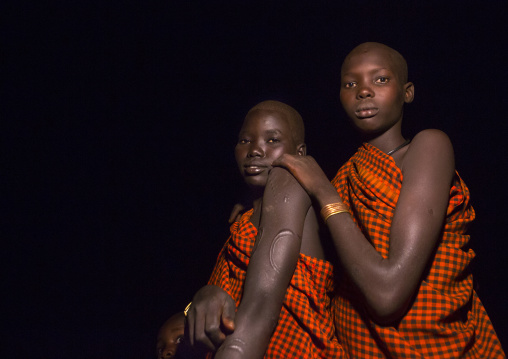 Bodi Tribe Teenagers Girls With Shaved Head, Hana Mursi, Omo Valley, Ethiopia